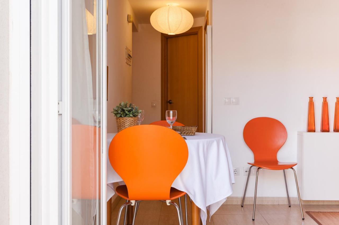 Patio Budget Apartment 12 กาลองเย ภายนอก รูปภาพ